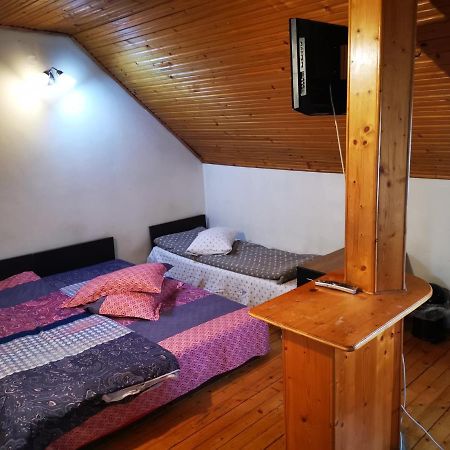 Enjoy Hostel Cluj-Napoca Ngoại thất bức ảnh